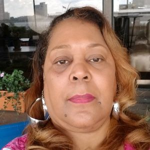 Meet your Posher, Leslie